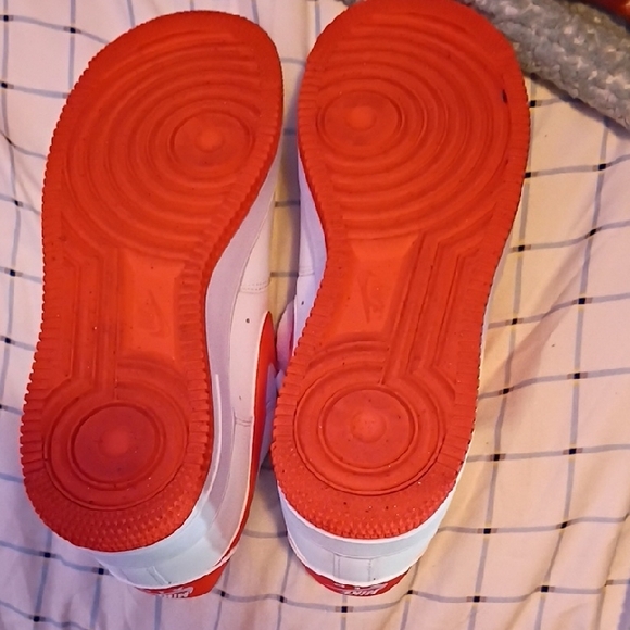 Nike Kids' White & Orange Air Force 1 Low Sneakers - Picture 3 of 4